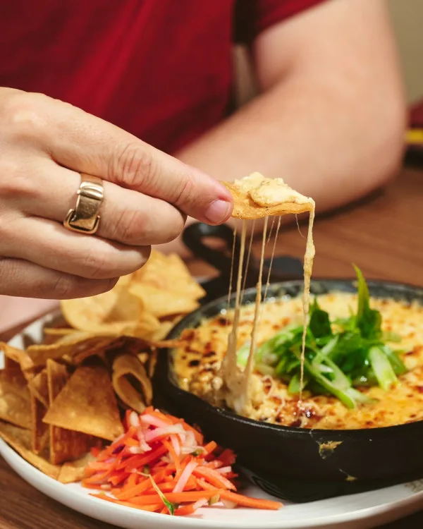 Queso fondant et nachos